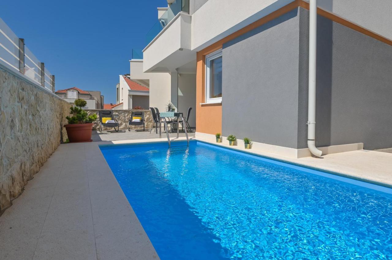 Apartment Funtastic With Private Pool Novalja Kültér fotó