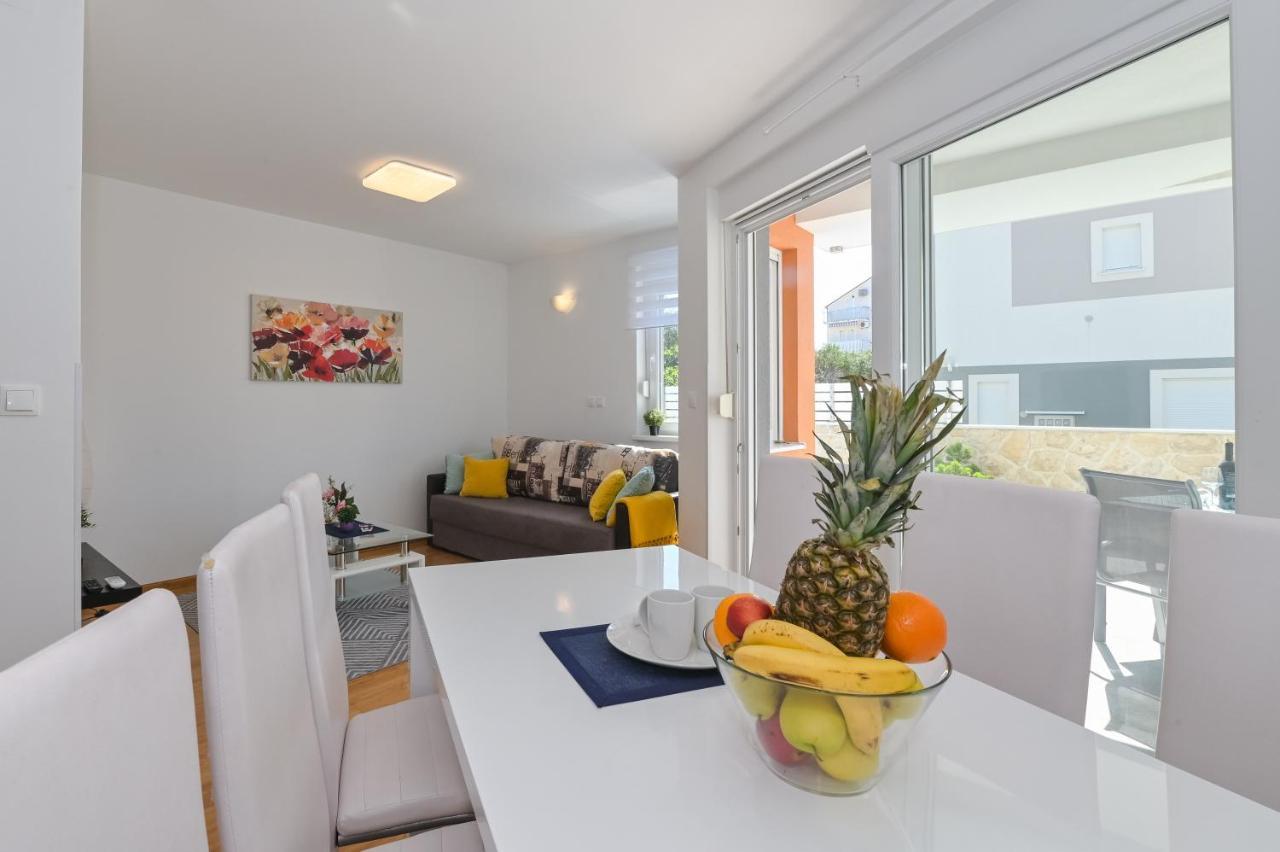 Apartment Funtastic With Private Pool Novalja Kültér fotó