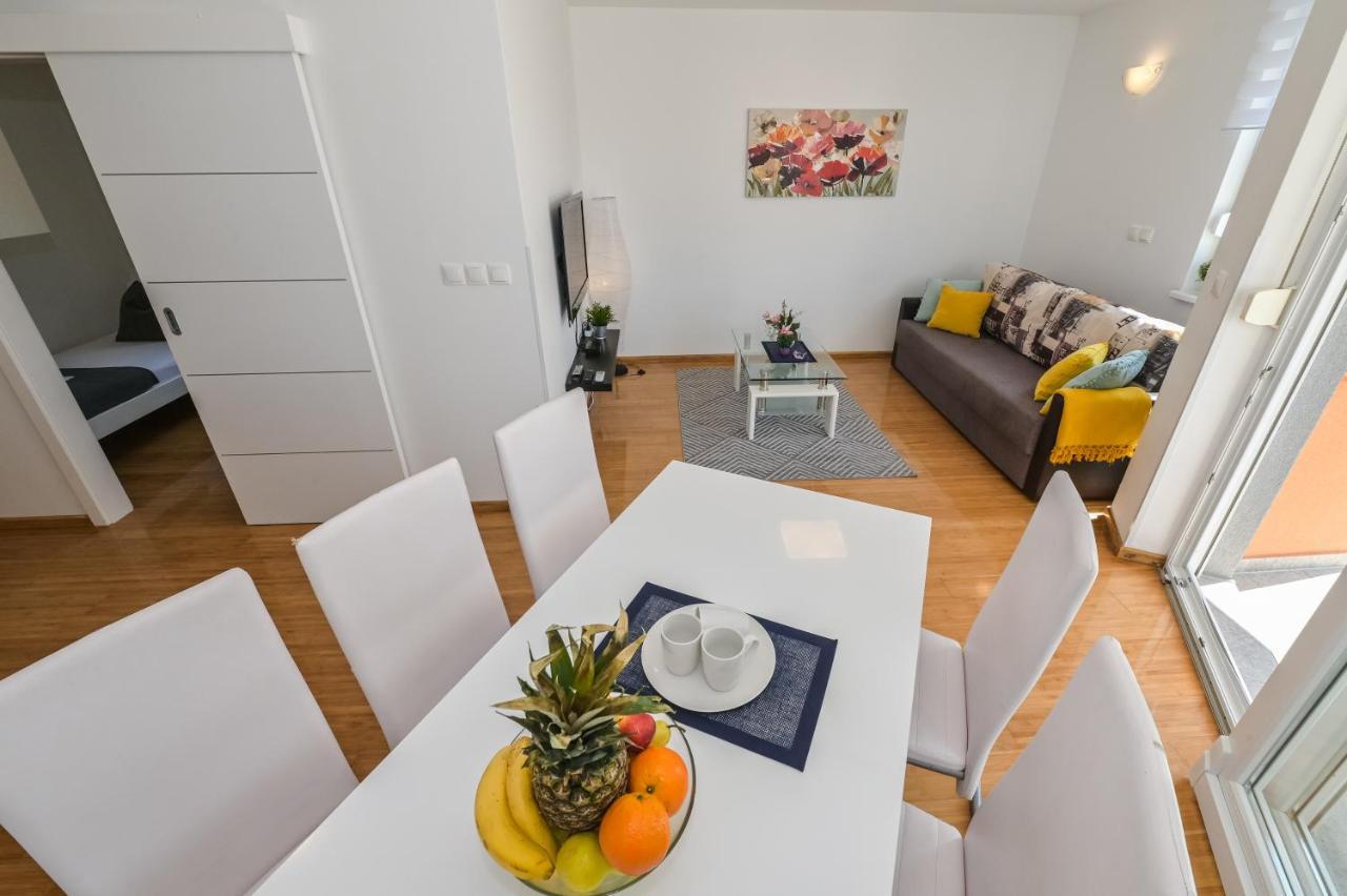 Apartment Funtastic With Private Pool Novalja Kültér fotó