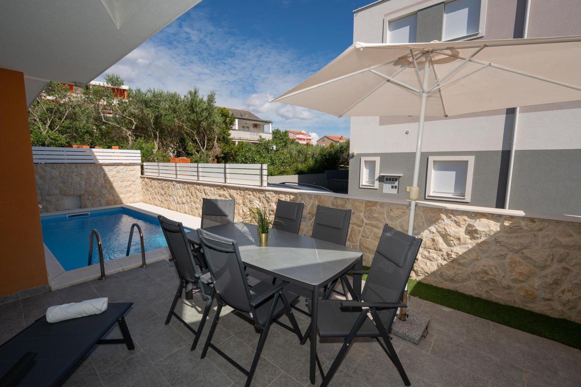 Apartment Funtastic With Private Pool Novalja Kültér fotó